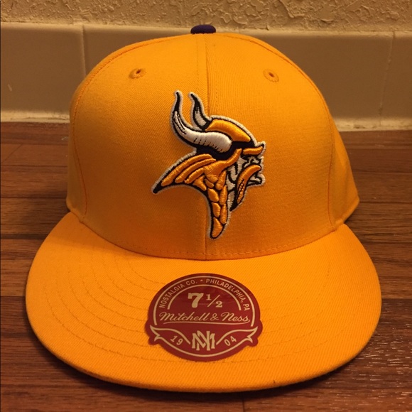 Mitchell & Ness Other - Mitchell & Ness NFL Minnesota Vikings Fitted Hat